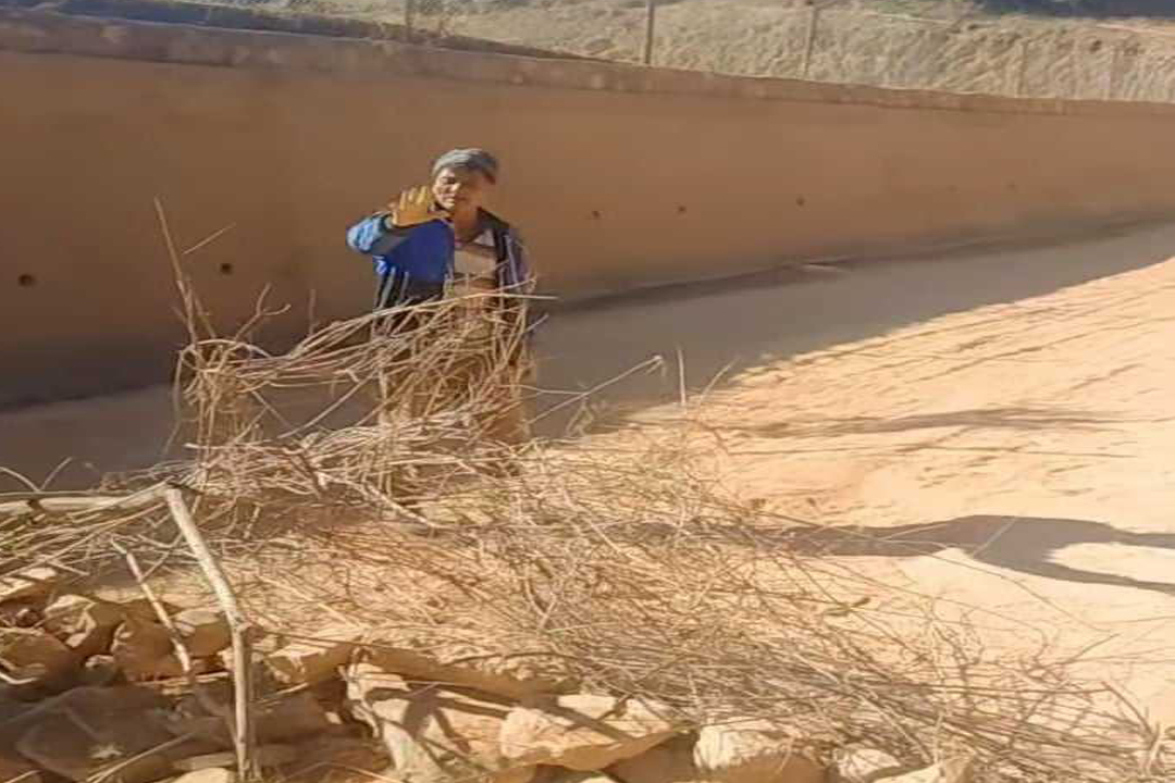 पाटन–पञ्चेश्वर सडकको ‘जिरो प्वाइन्ट’मा स्थानीयको अवरोध, स्तरोन्नती गर्नुपर्ने माग 